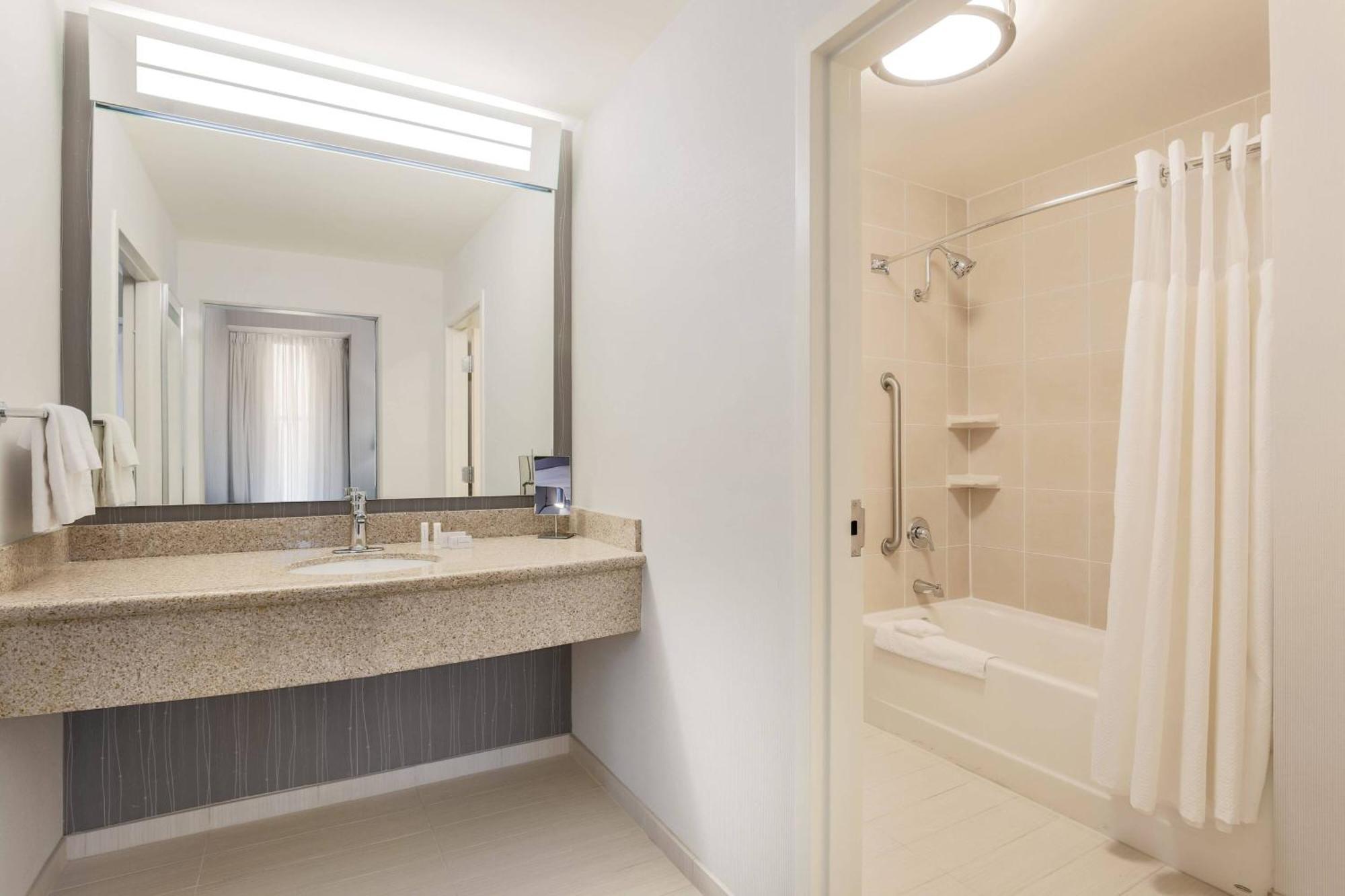 מלון Courtyard By Marriott Pittsburgh Downtown מראה חיצוני תמונה